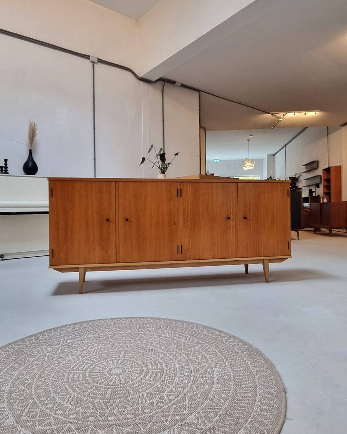 Buffet du milieu du siècle