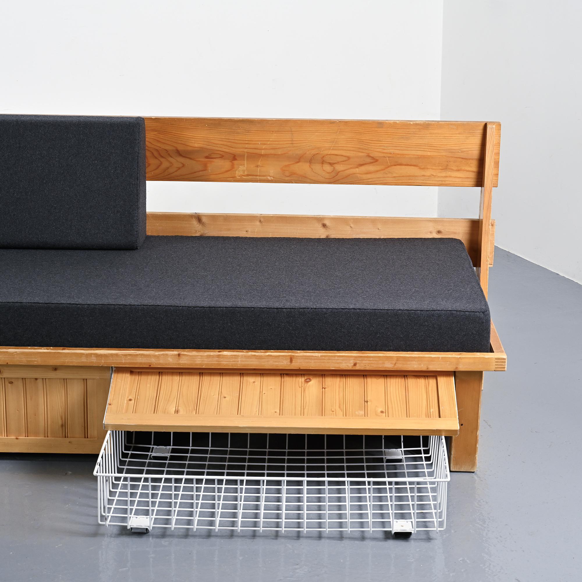 Banquette des Arcs avec dossier par Charlotte Perriand, circa 1973