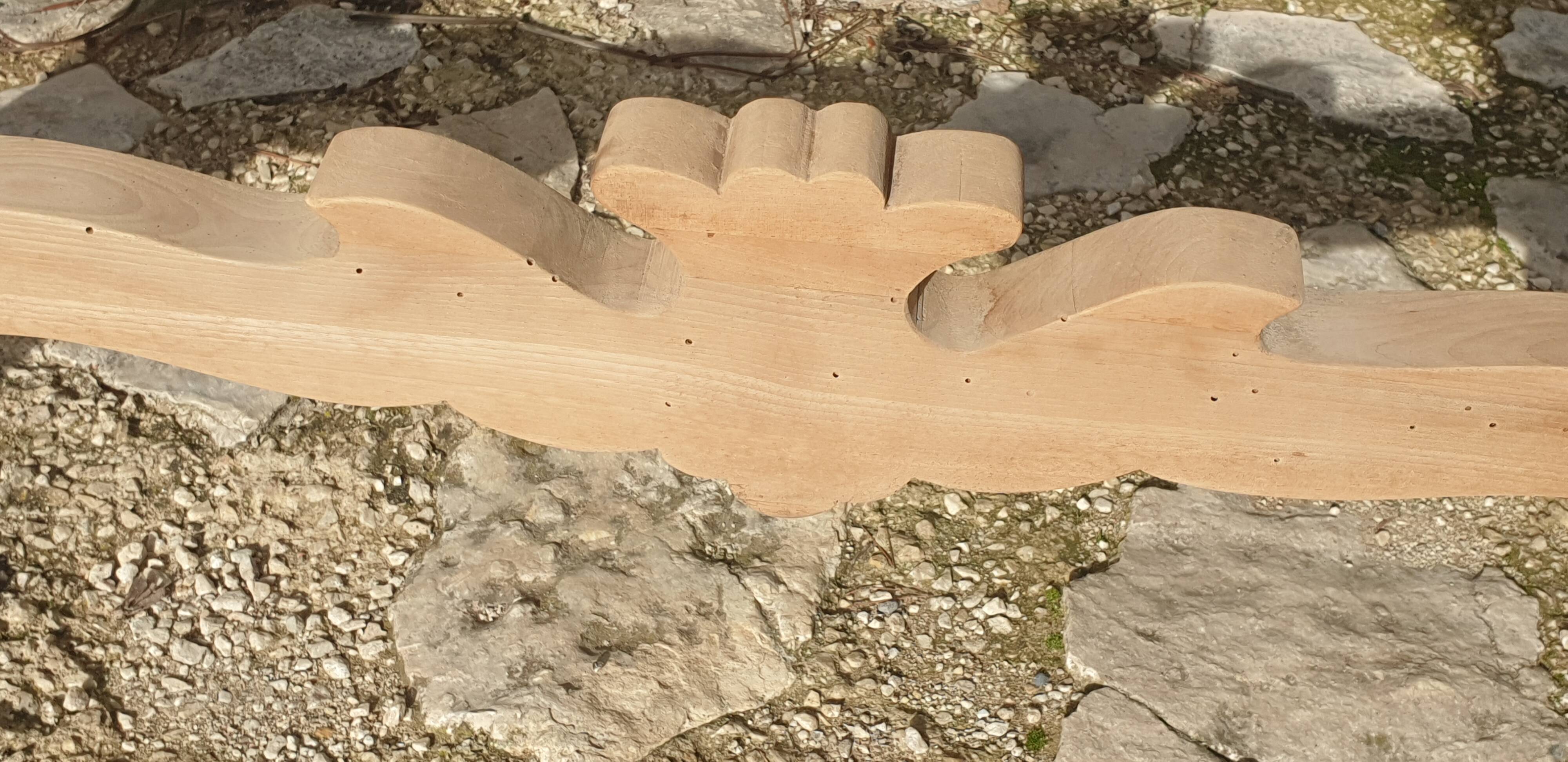 Table Espagnole en bois naturel 178 cm de long