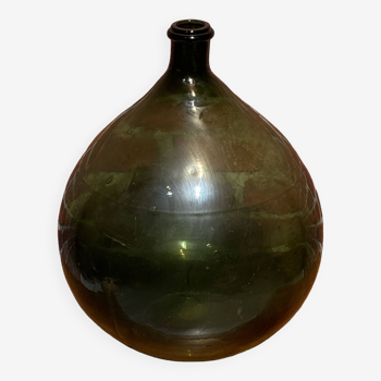 Demijohn in glass