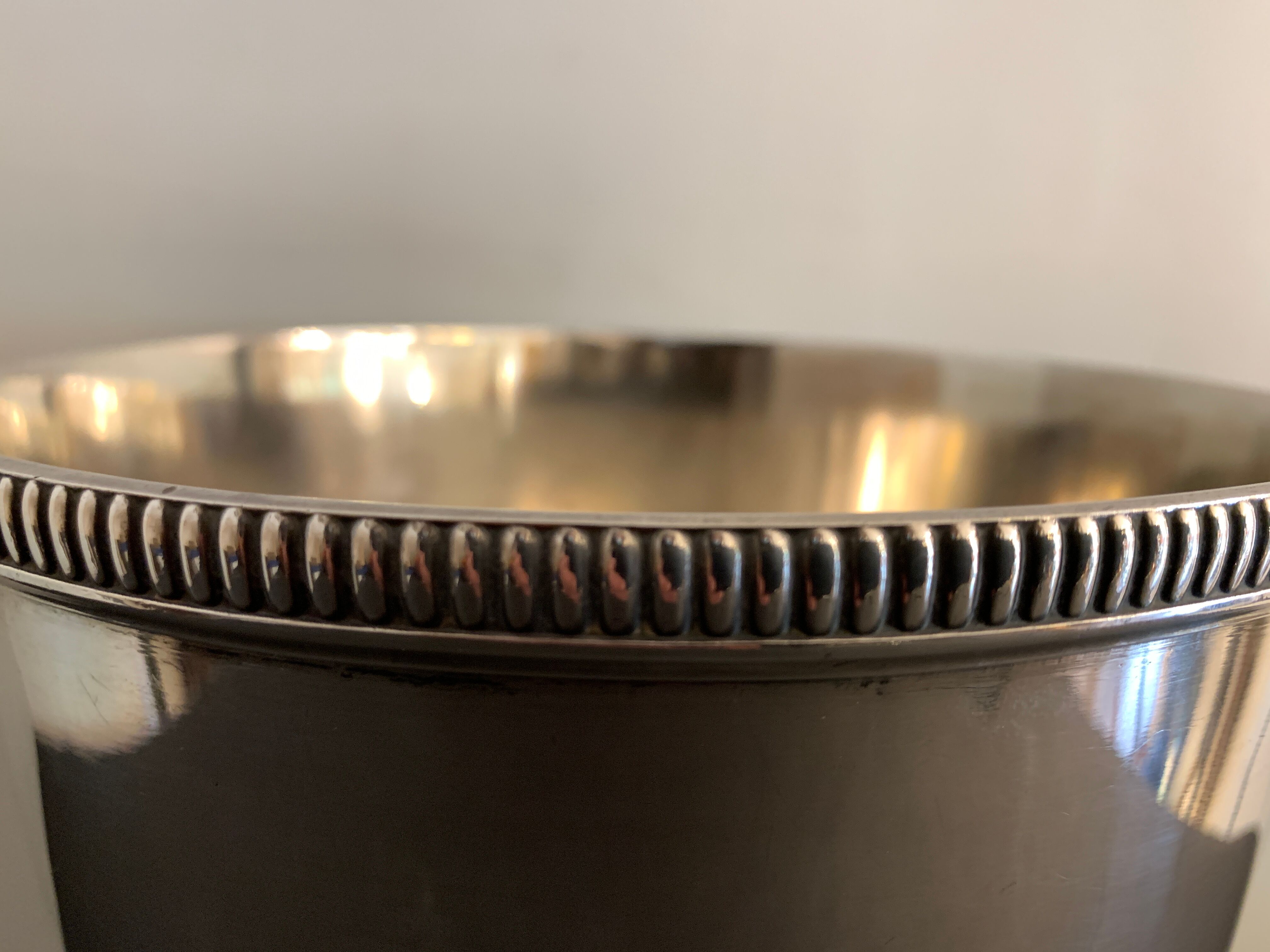 Pearl silver metal champagne bucket, shells or shells