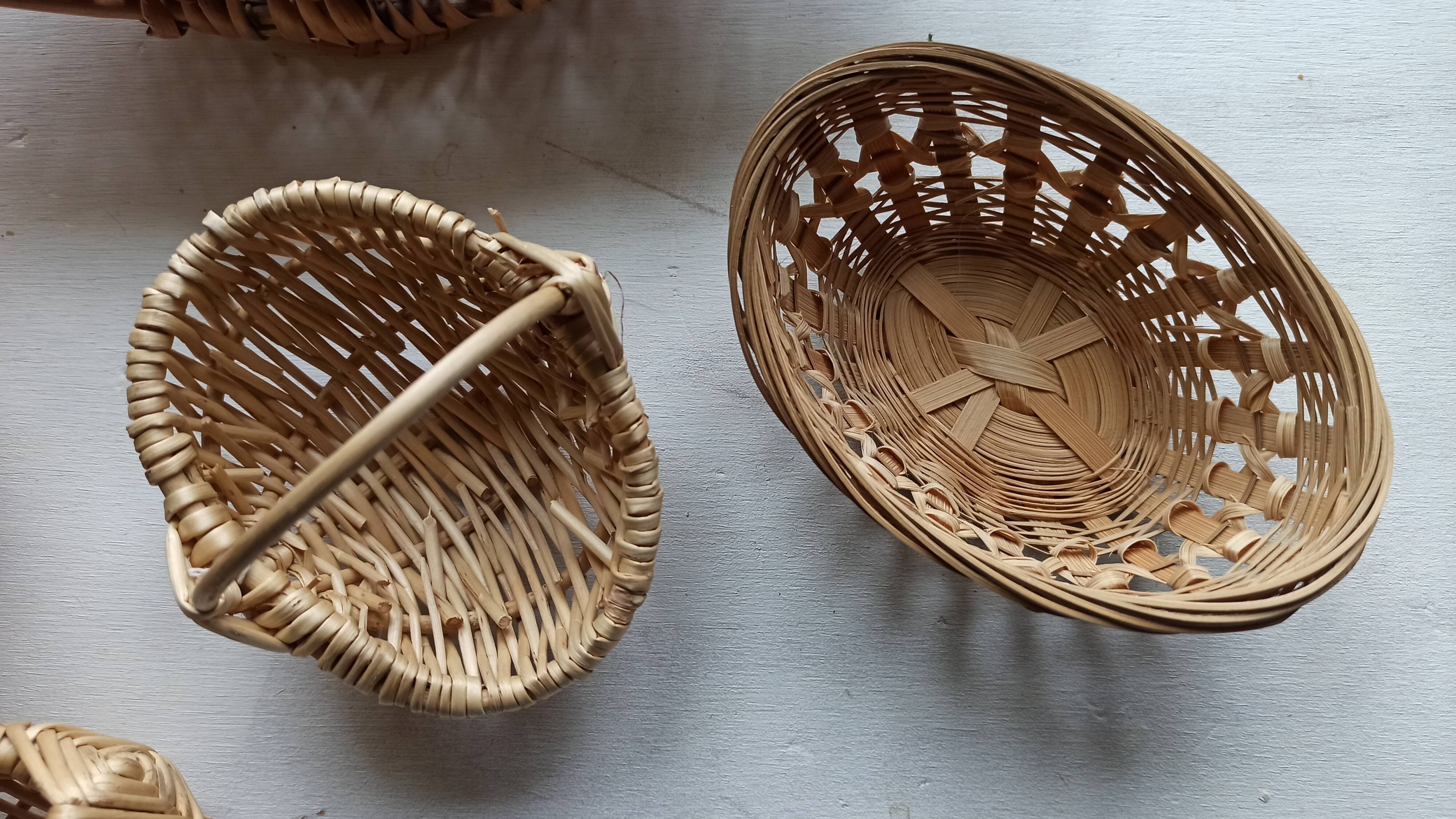Small vintage baskets 60 70