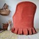 Fauteuil crapaud en velours rouge - jupe