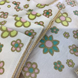 Vintage rectangular tablecloth & 8 towels