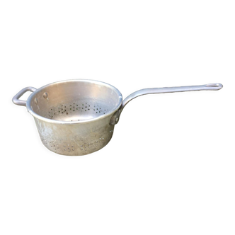 Tin strainer