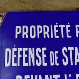 Enamelled plate, parking defense