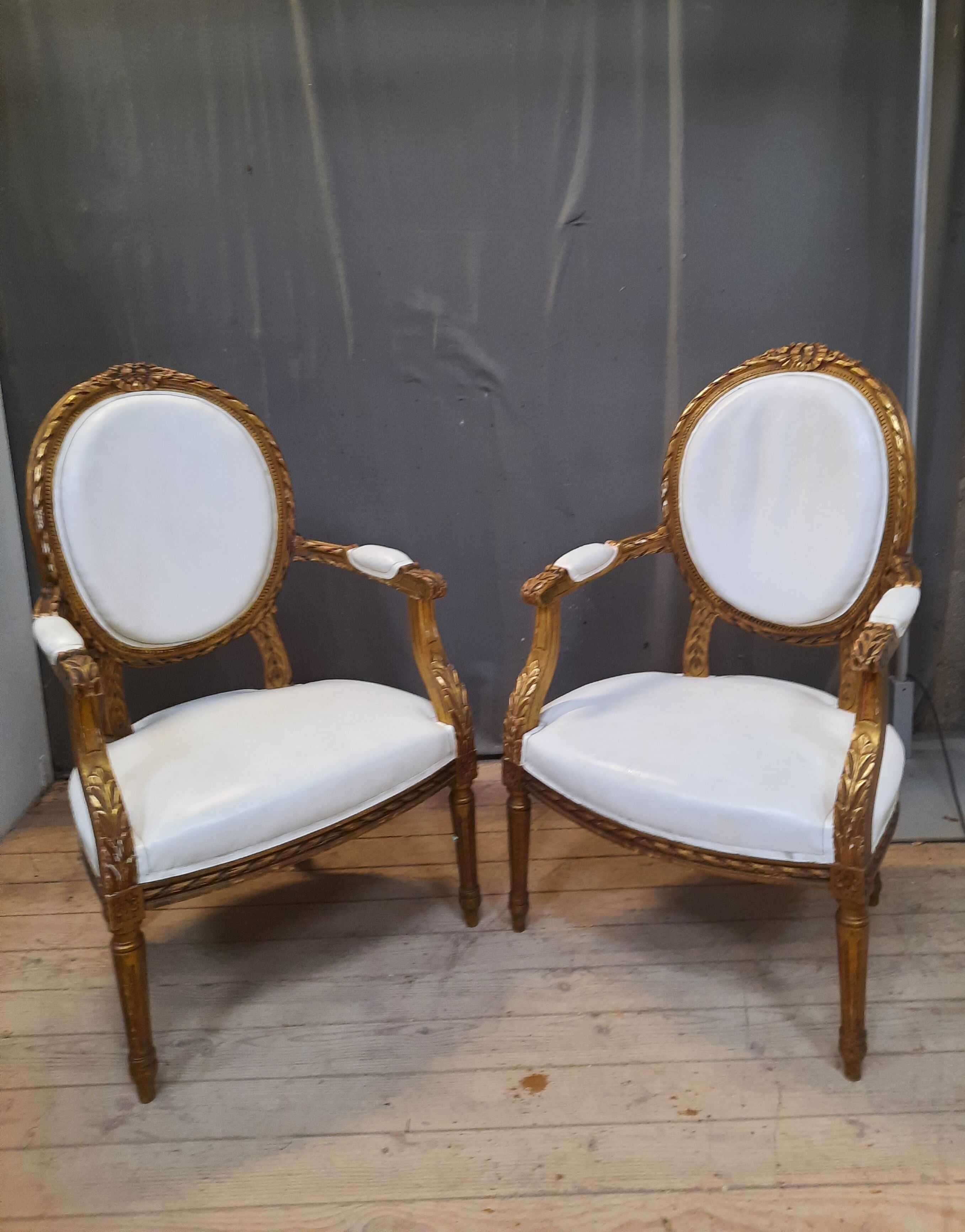 Louis XVI living room in gilded wood