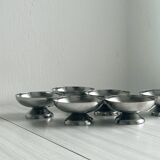 6 coupelles à dessert en inox.