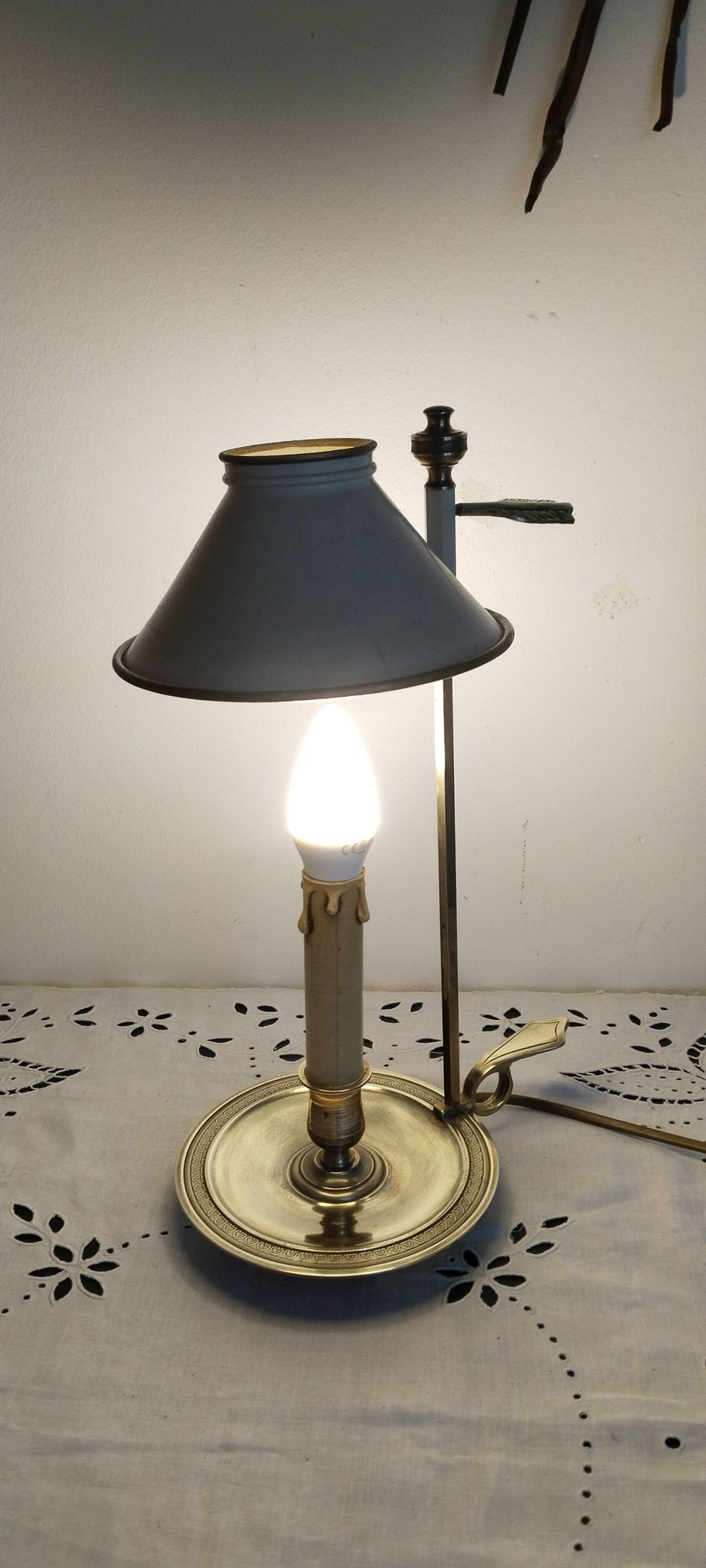 Gilded bronze hot water bottle lamp, Empire style, beige metal lampshade