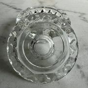 Lot de 2 bougeoirs en verre moulé