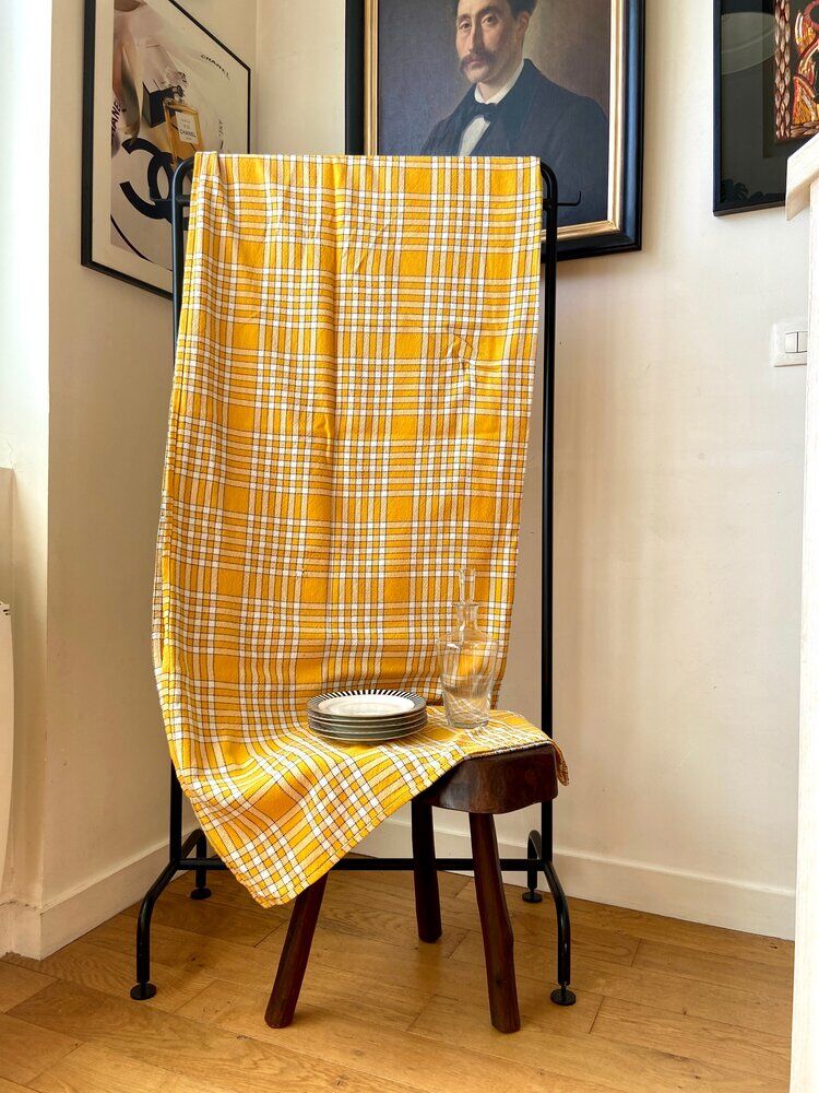 Yellow plaid cotton tablecloth ☐ 140 x 175 cm