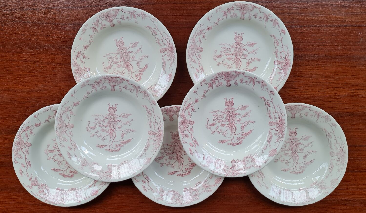 Service of 7 plates in iron earth