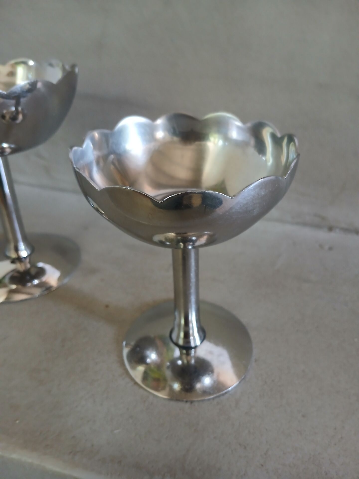 2 stainless steel ice cream cups