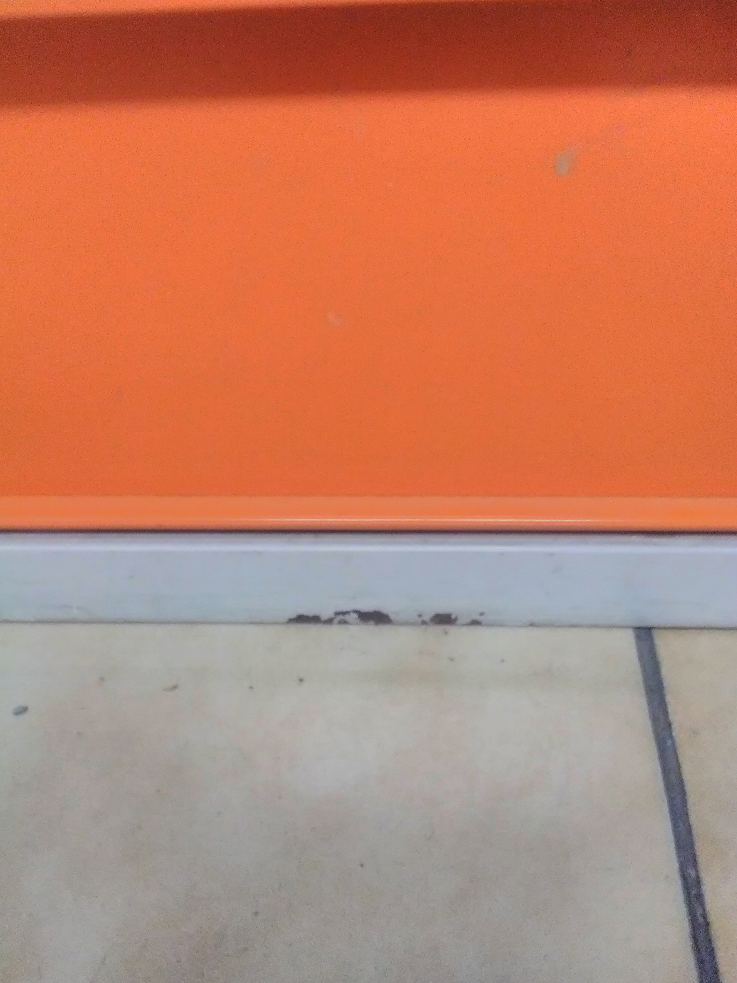 Clamshell office furniture