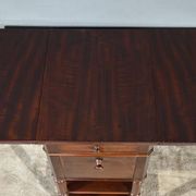Petite table à volets en acajou, maison lemarchand, a. lemoine – milieu xixe