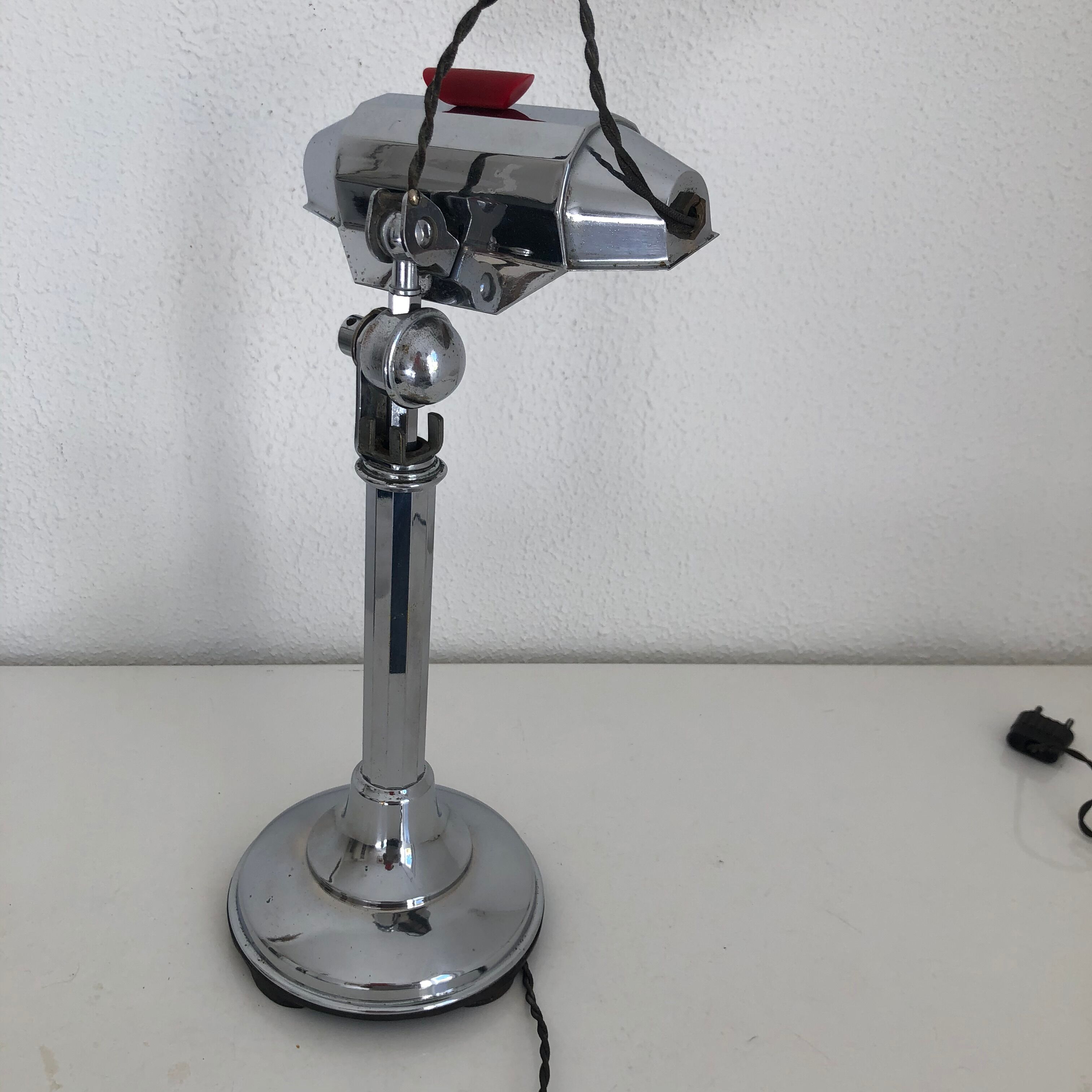 Vintage 1930 vintage chrome art deco lamp
