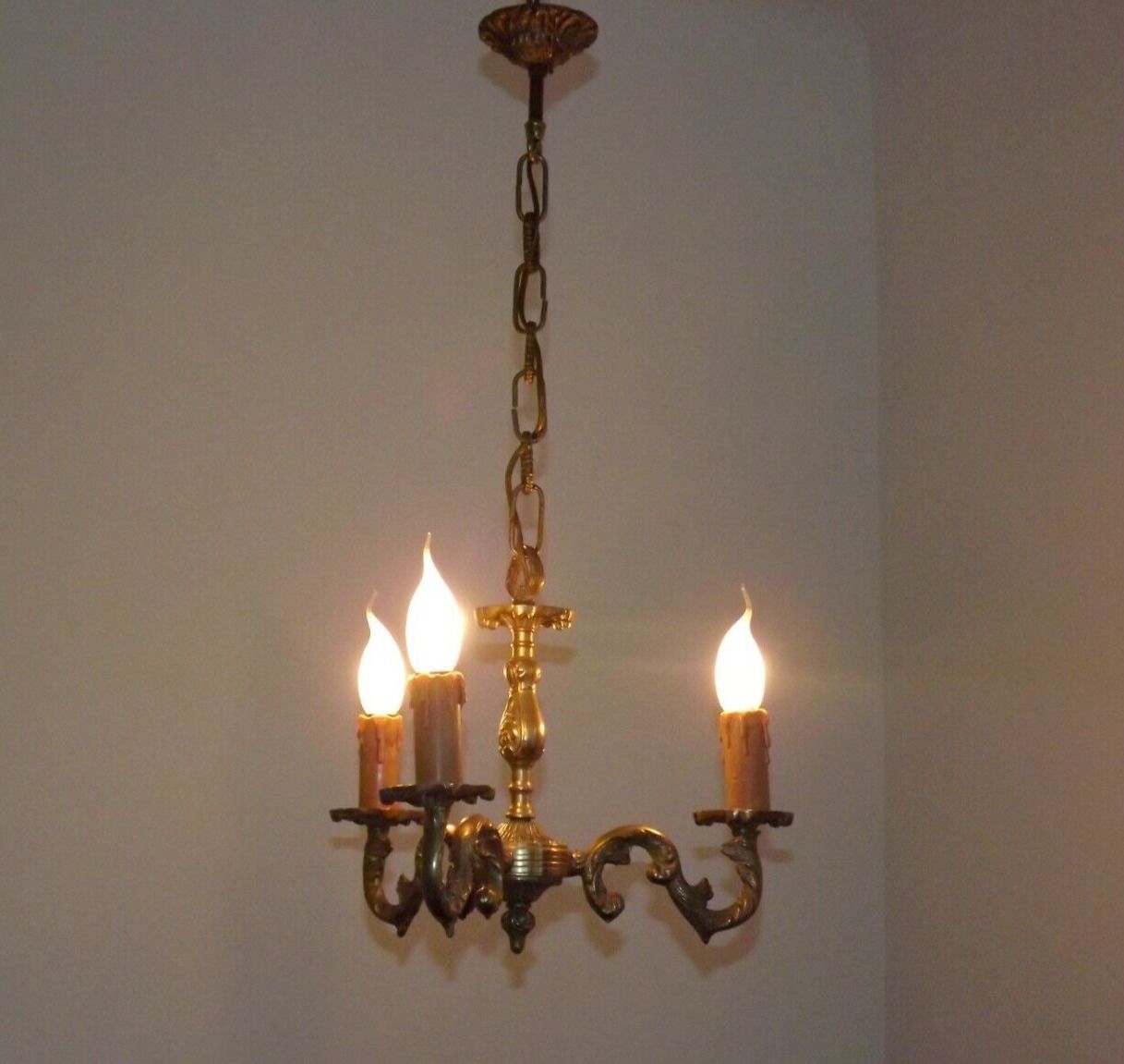 Bronze 3 light chandelier