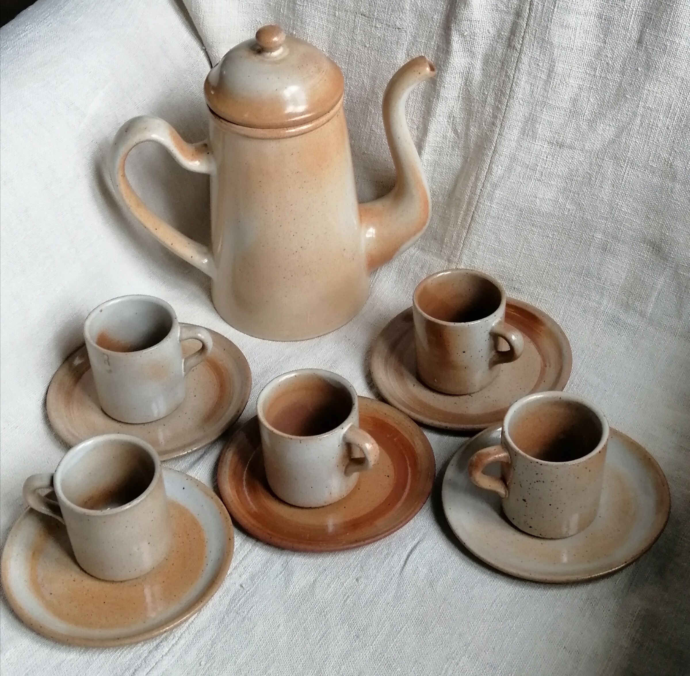 Marais sandstone coffee service
