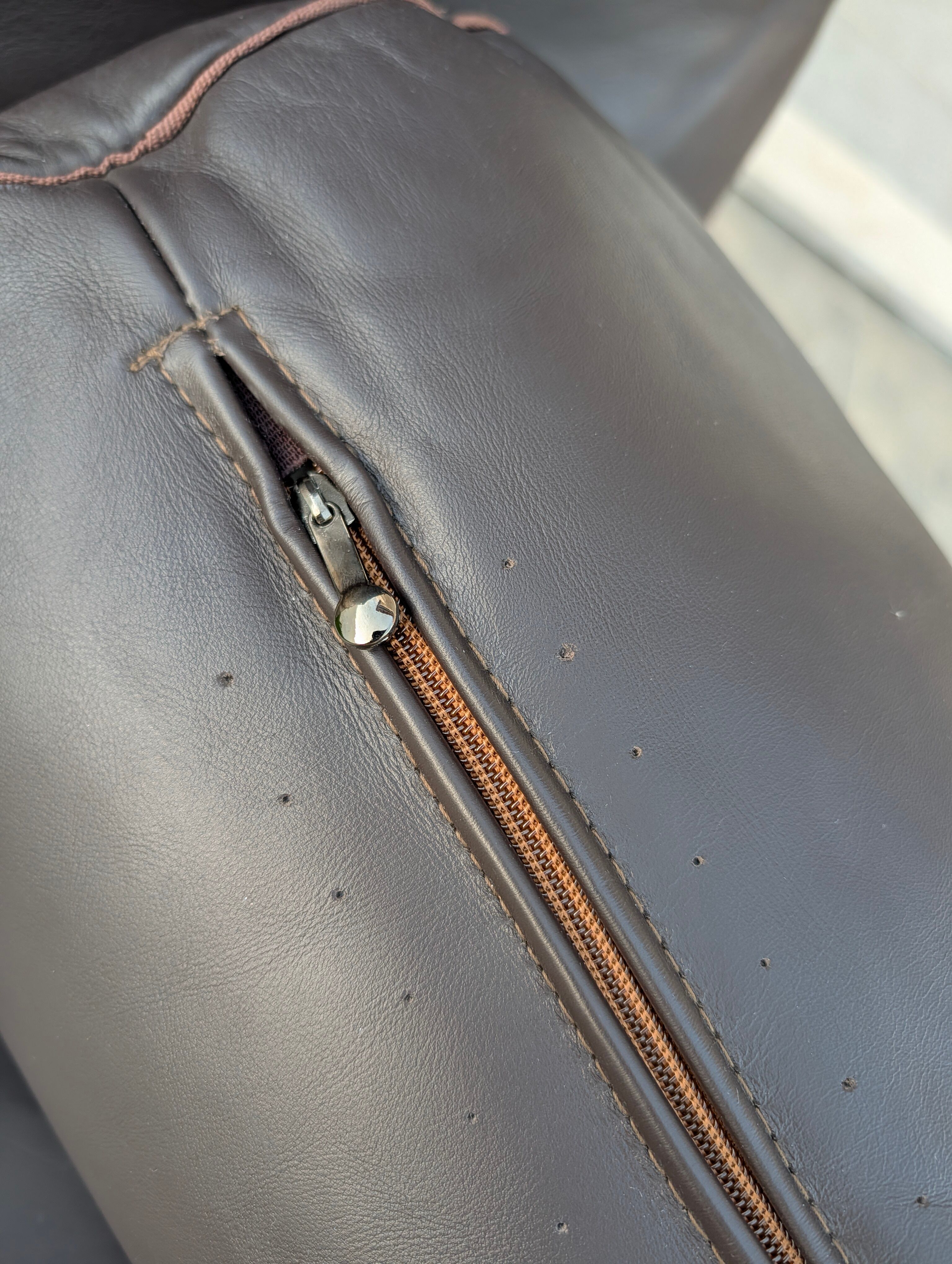 ​B&B Italia "Ray" Leather Chaise Longue by Antonio Citterio