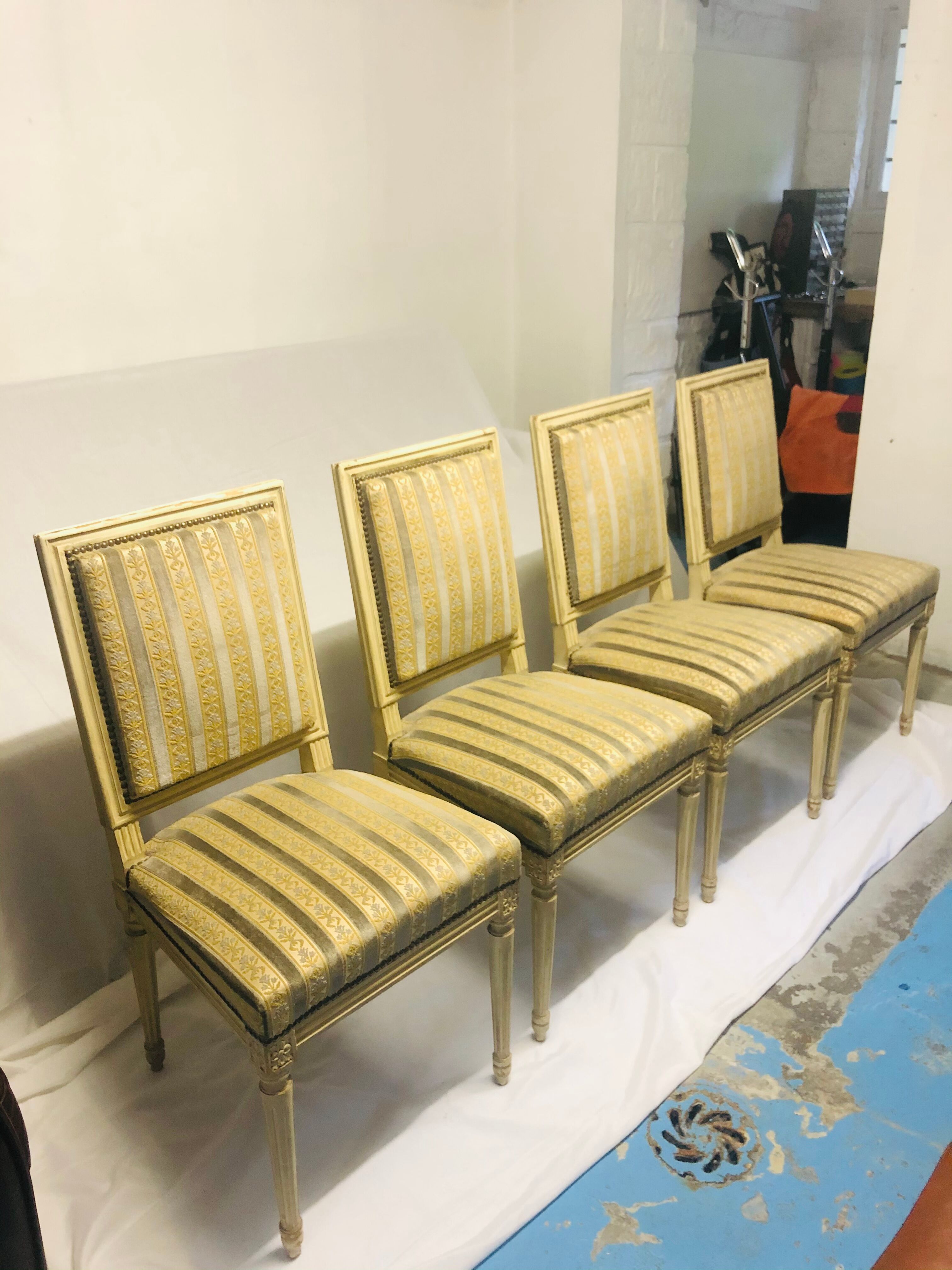 Suite of 4 Louis XVI-style chairs
