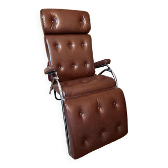 Vintage lama relax armchair