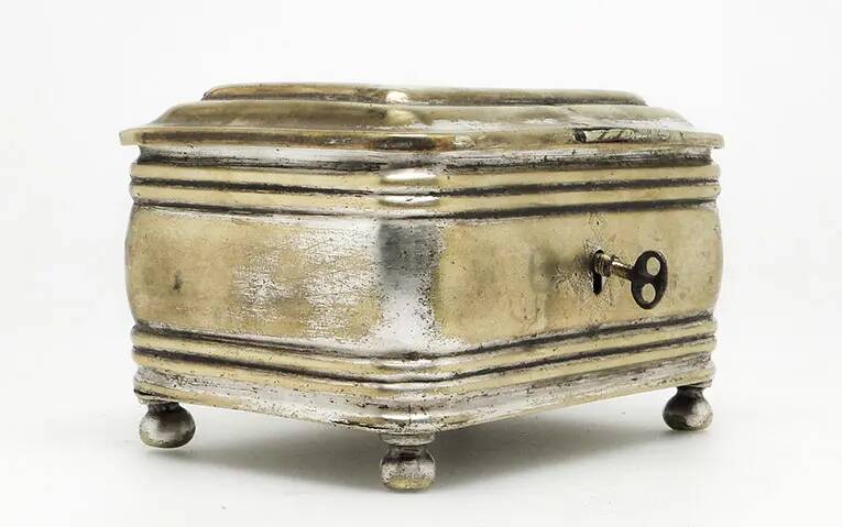 Sucrier, éclectisme, laiton argenté, frères Henneberg, Pologne, 19e siècle