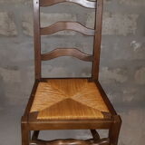 Chairs with straw seat