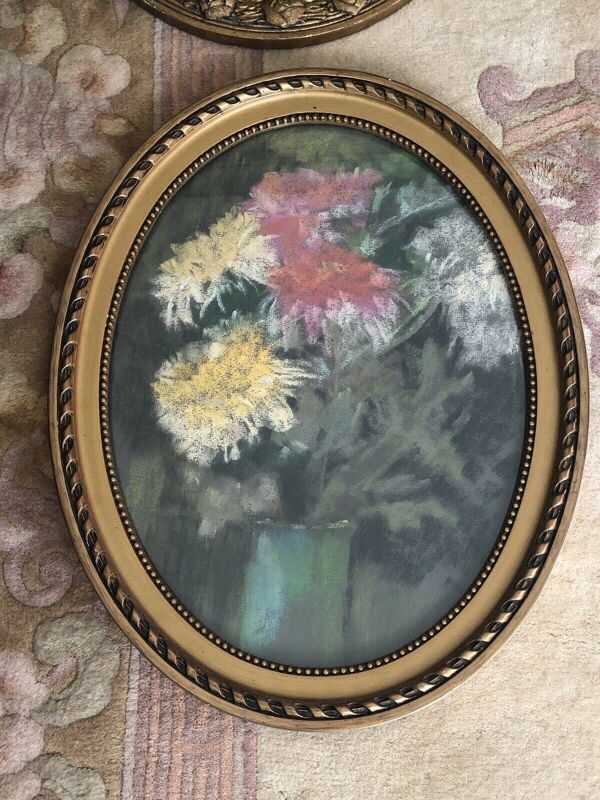 Paire de pastels anciens encadrés