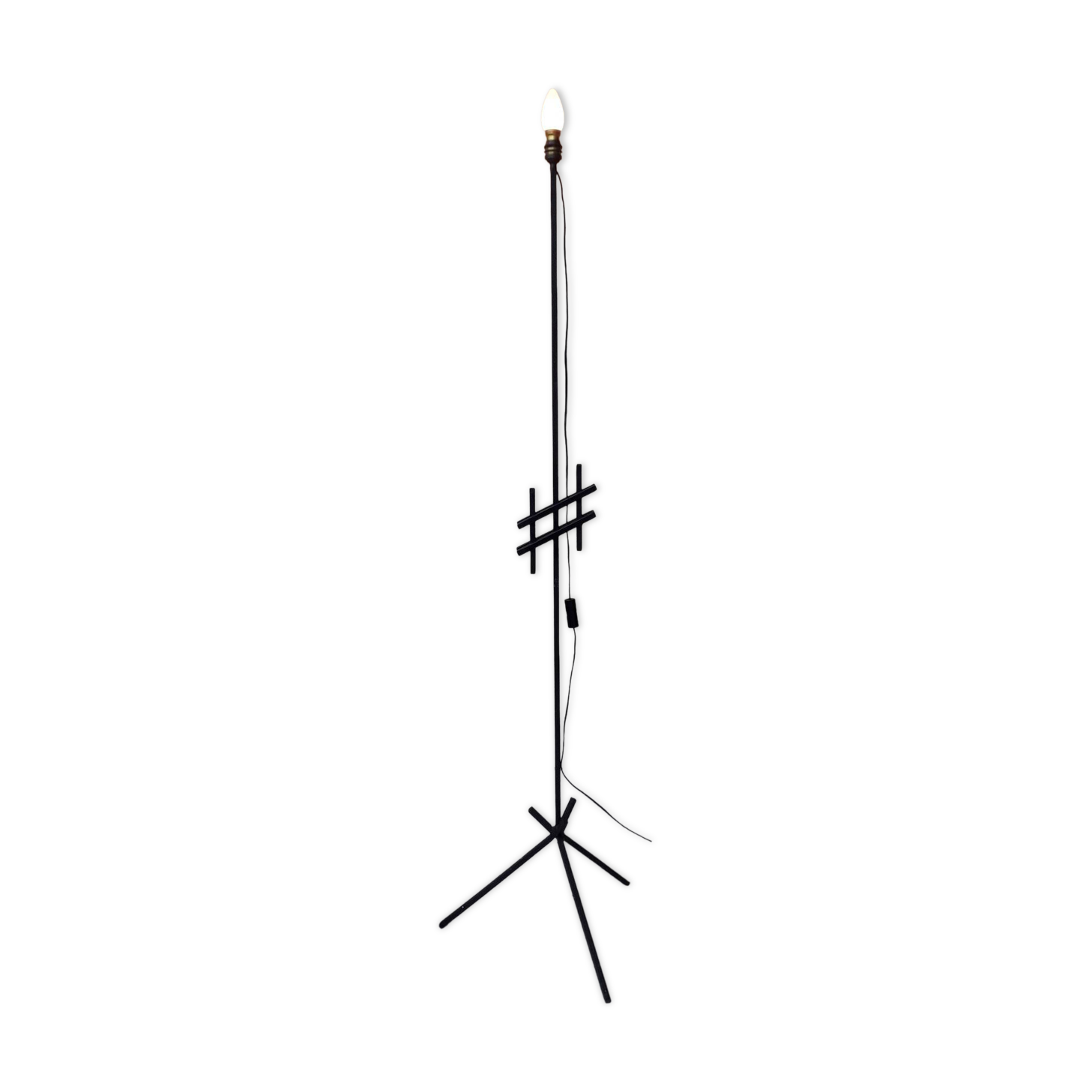 Lampadaire minimaliste tripode en fer