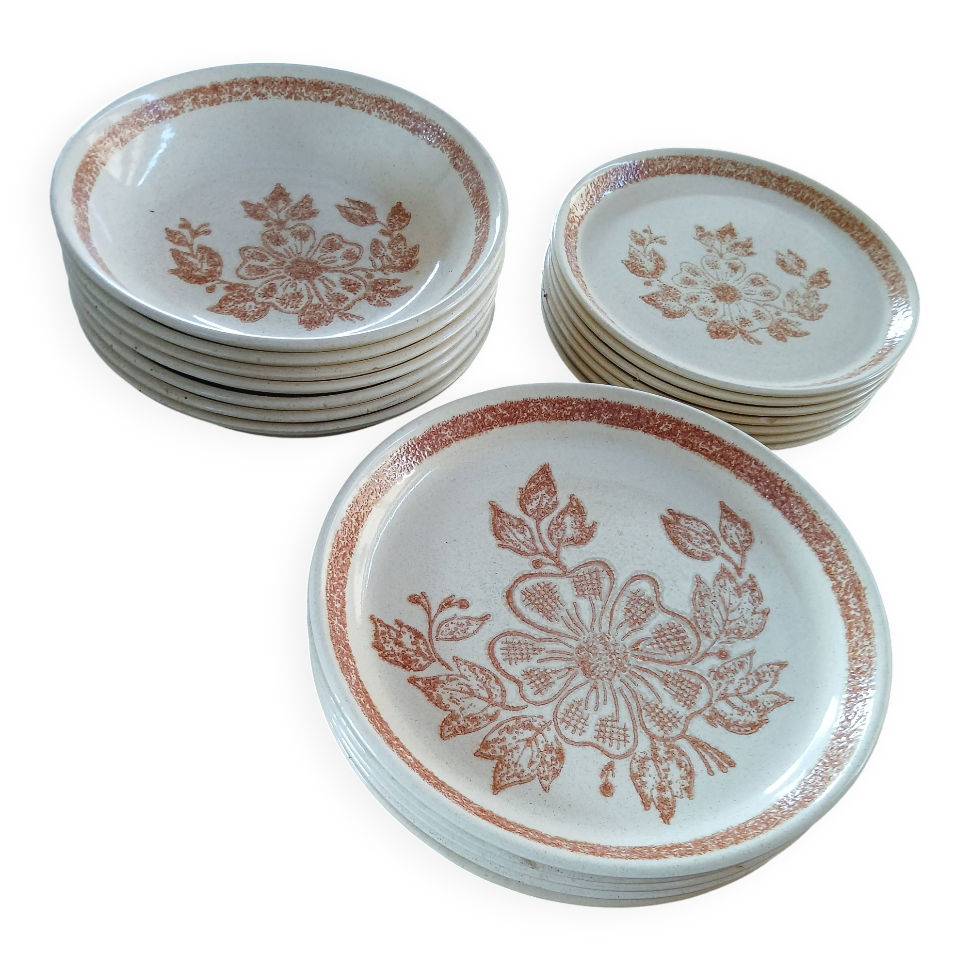 Set of 19 stoneware plates