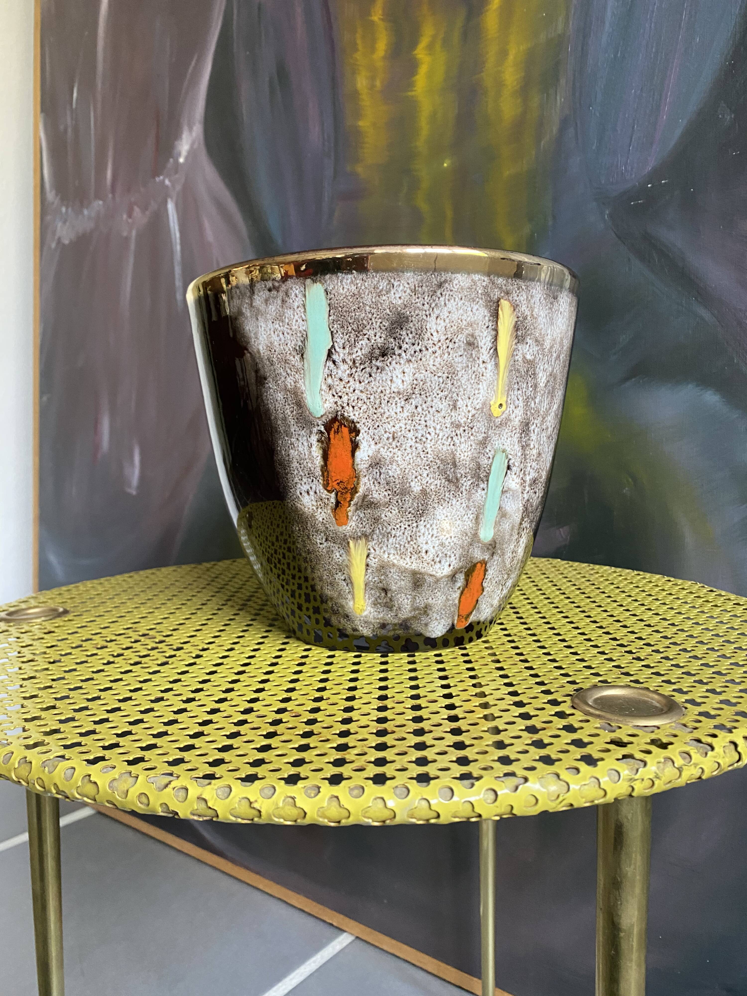 Vintage ceramic pot cache