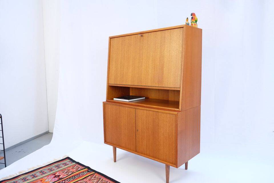 Commode en teck style années 60/70, avec bar, style rétro années 60/70.