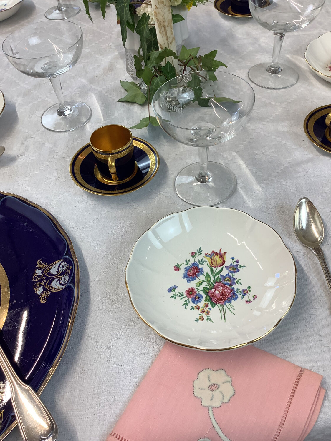 6 cups & saucers Tours porcelain