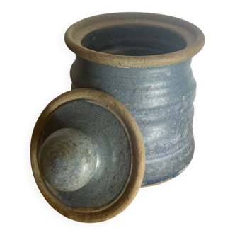 Ceramic pot with movement