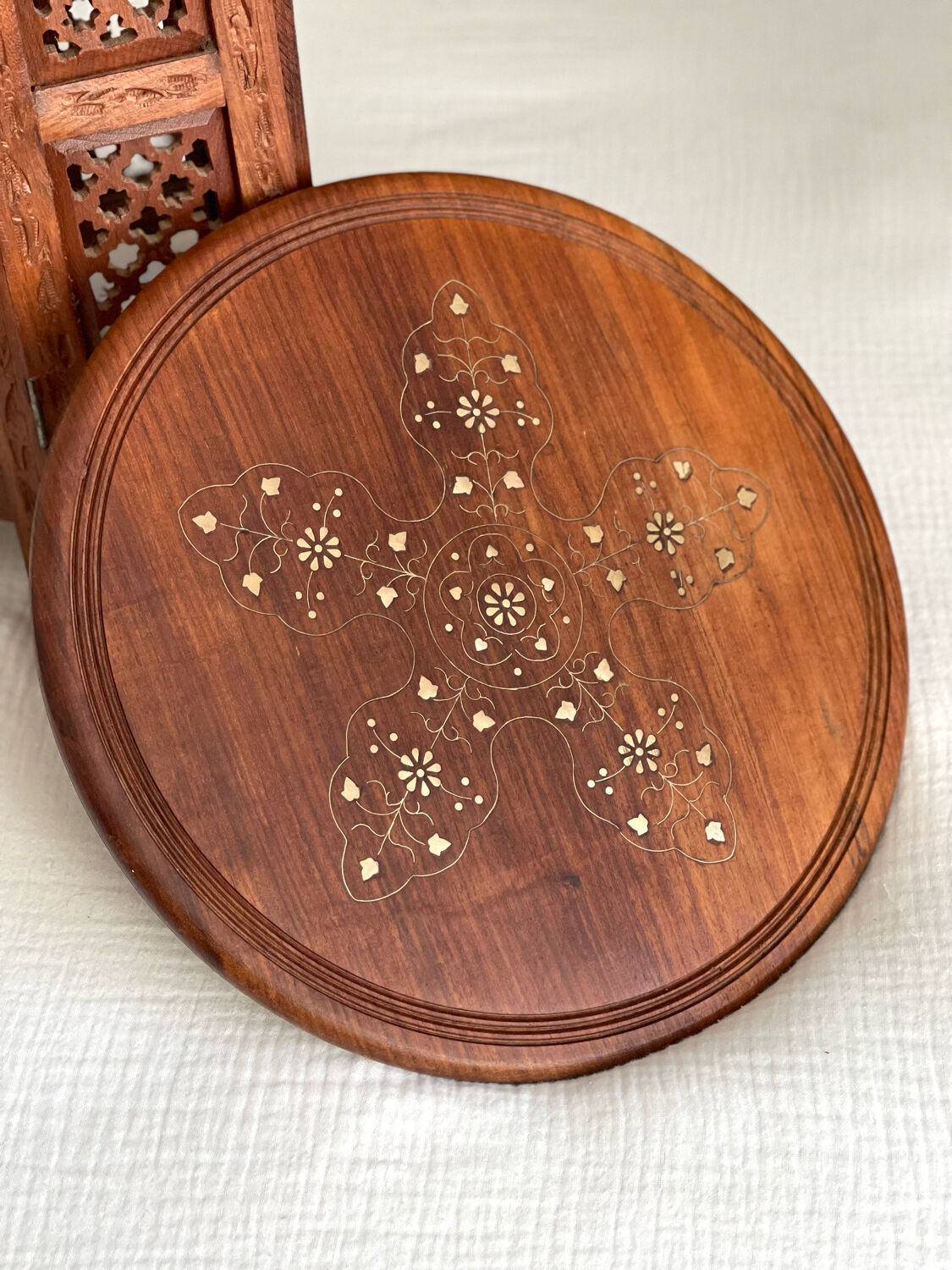 Indian table in wood and brass