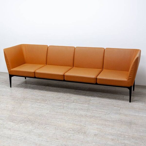 Canapé 4 places Social en similicuir édité par Pedrali