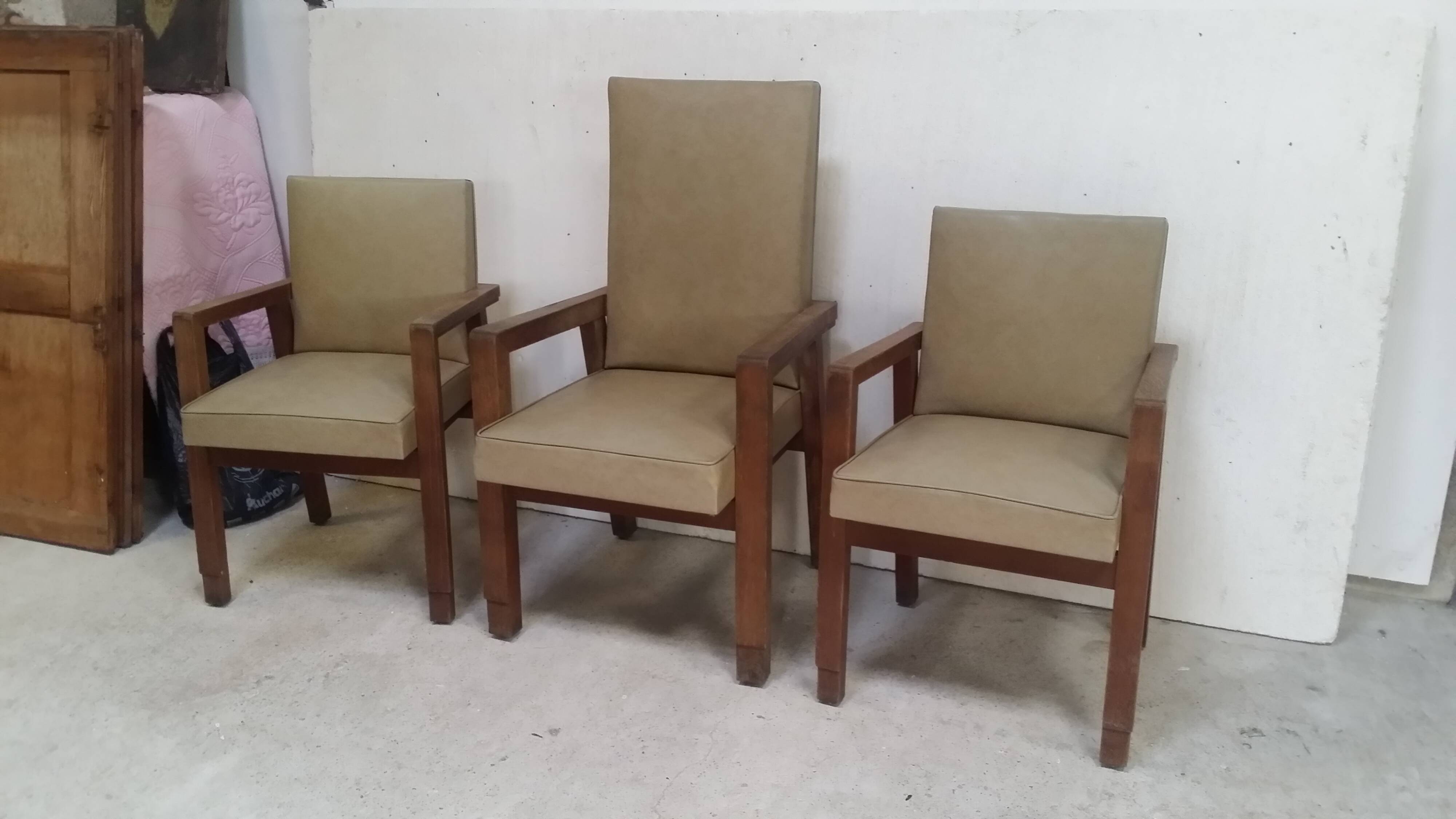 office chair and visitor chairs