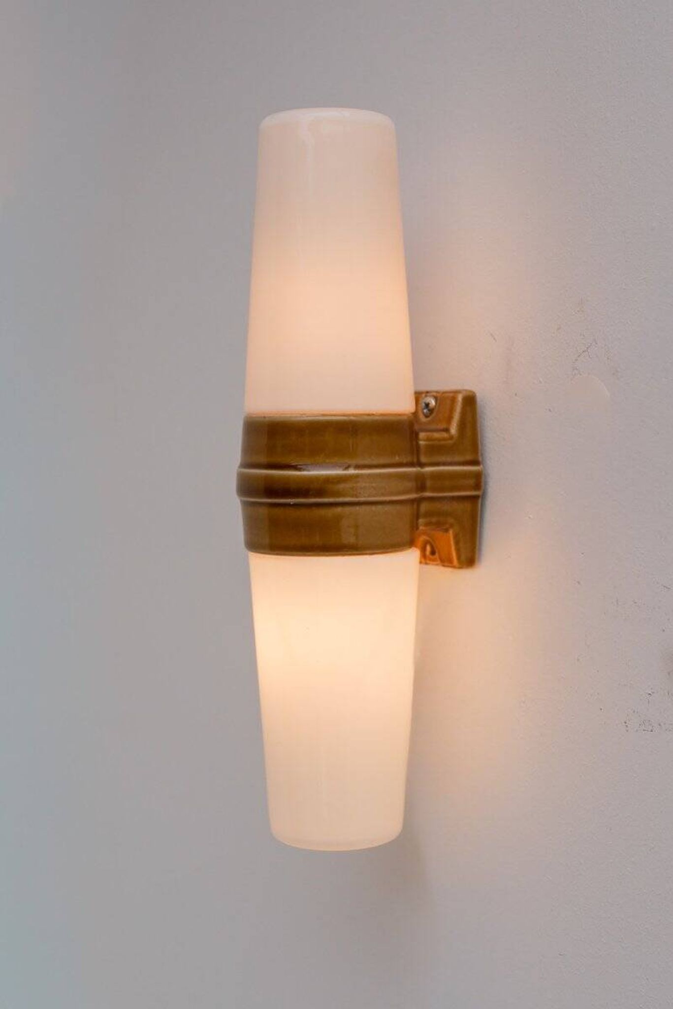 Vintage porcelain bathroom light by Sigvard Bernadotte for Ifö, 1960