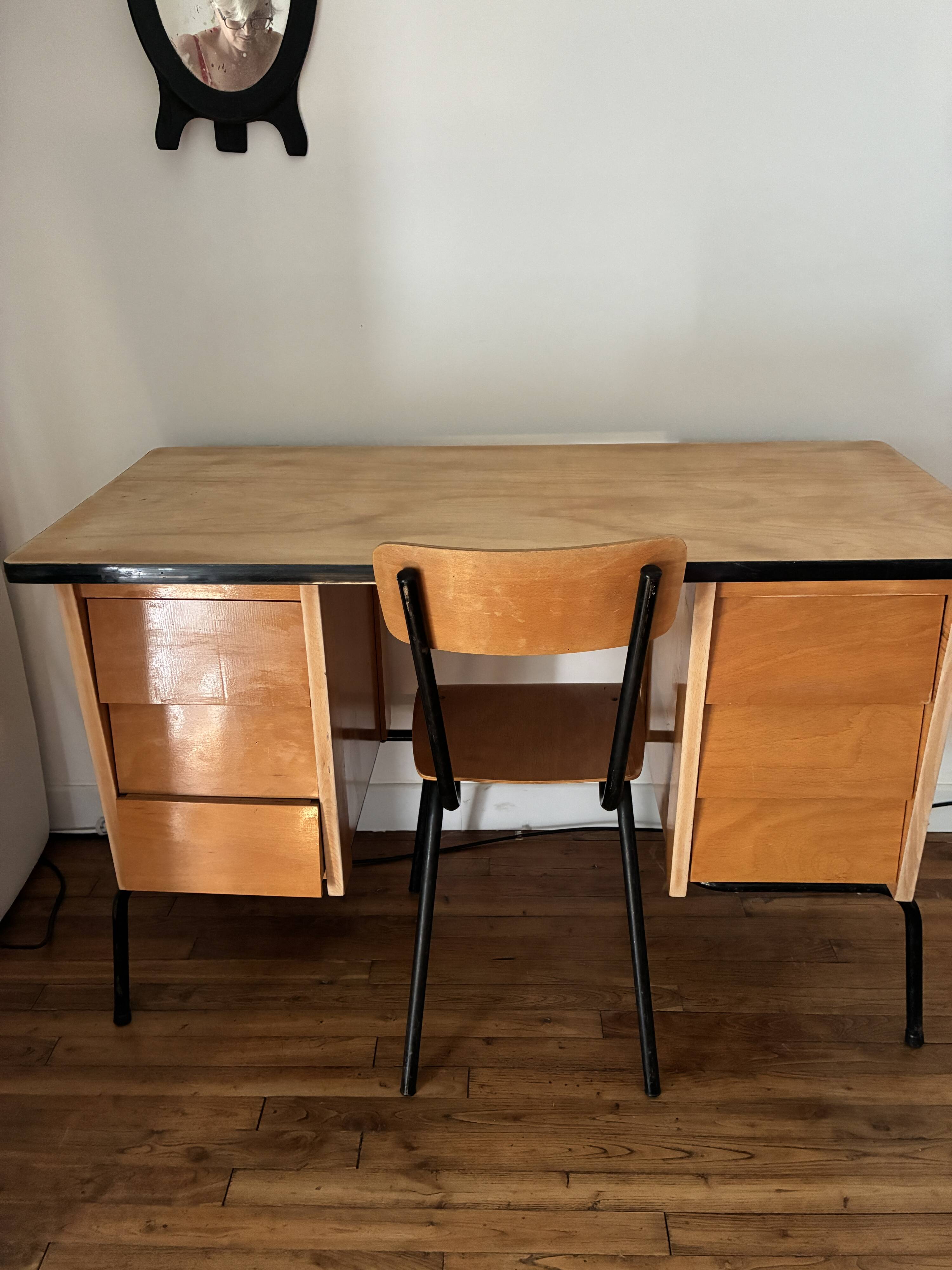 Bureau vintage et sa chaise
