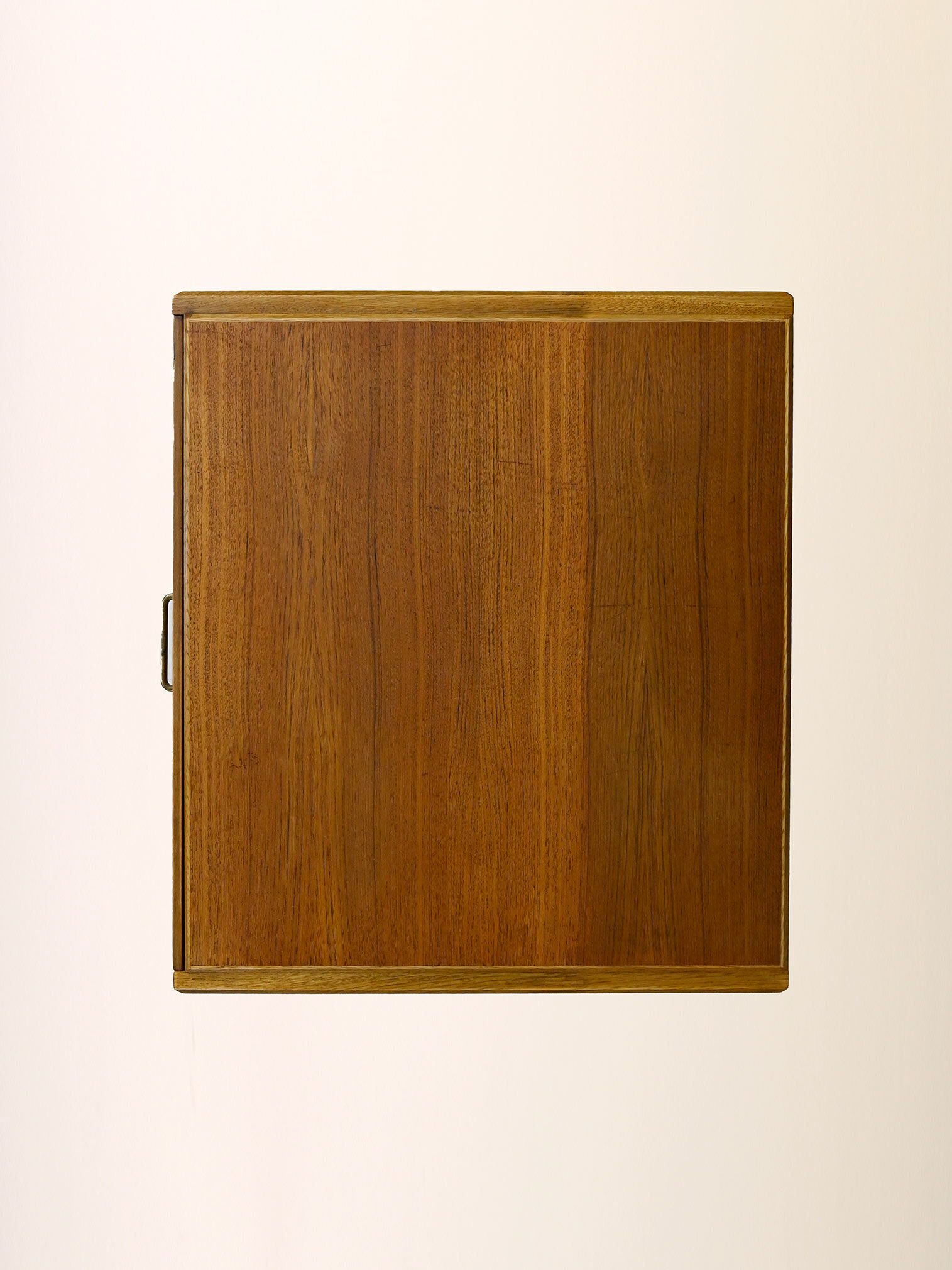 Modernistic chest of drawers