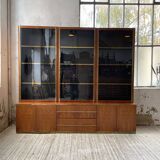 Mahey bookcase in elm and XXL brass