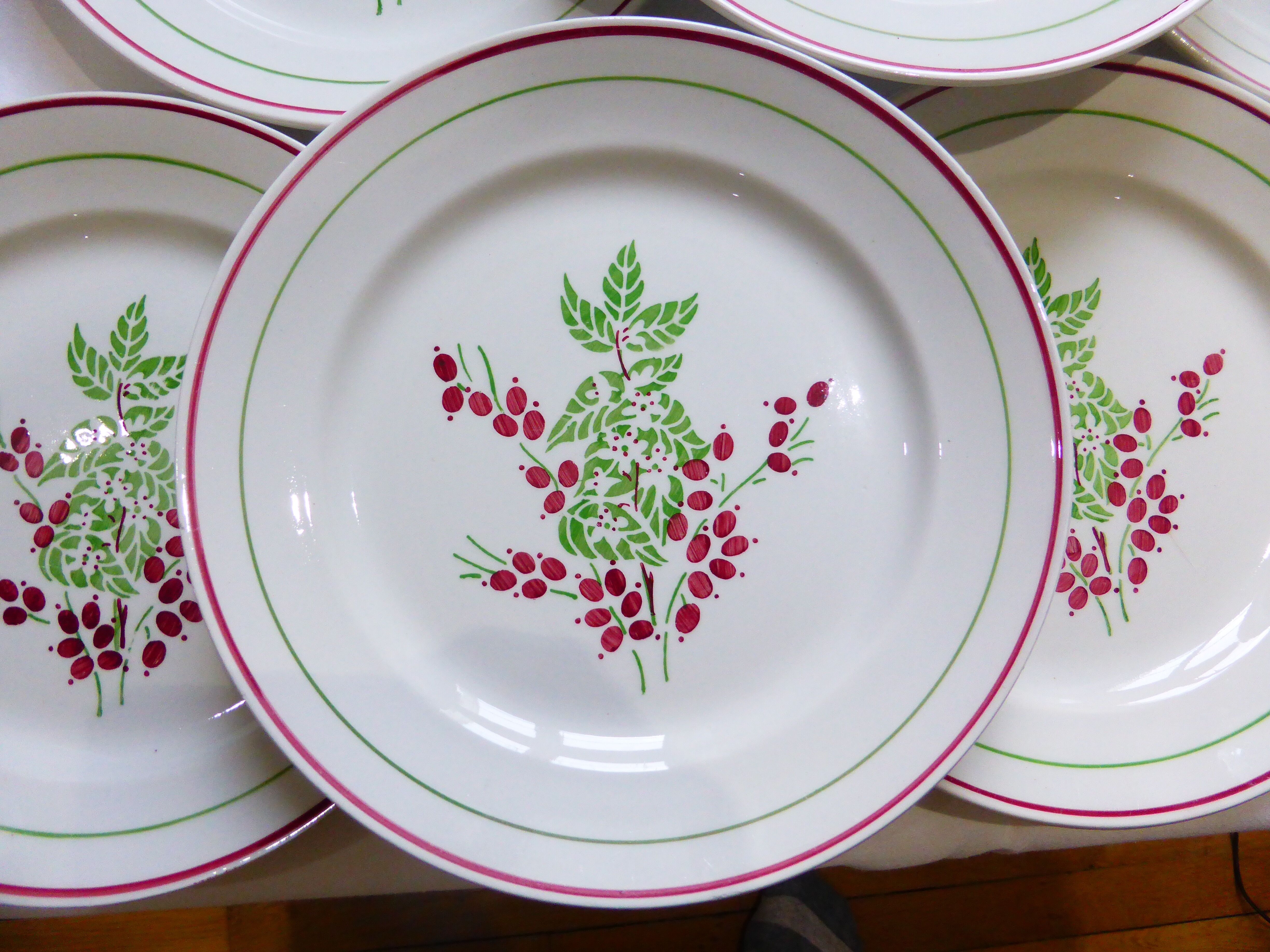 6 vintage flat plates