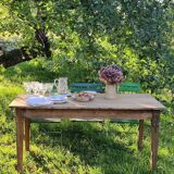 Farm table