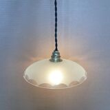 Petite suspension en verre ancienne