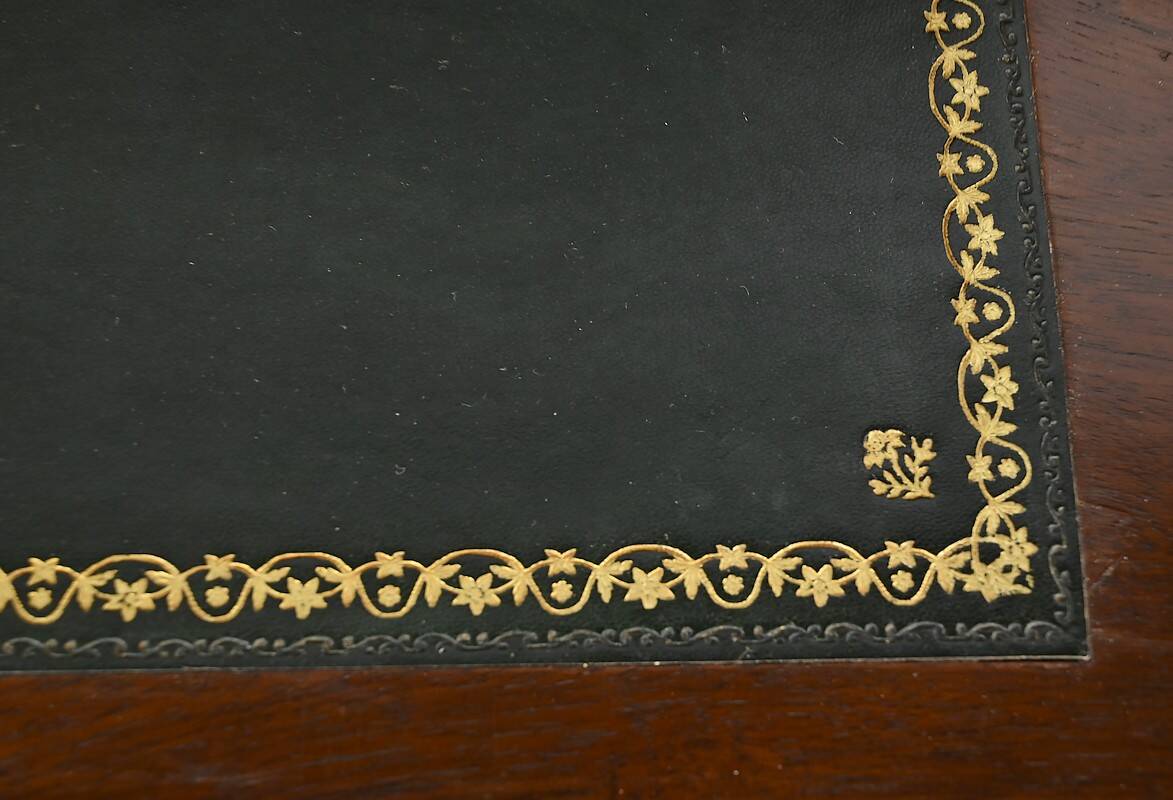 Small Bonheur du Jour Mahogany Desk, Louis XVI / Directory style – Early 20th century