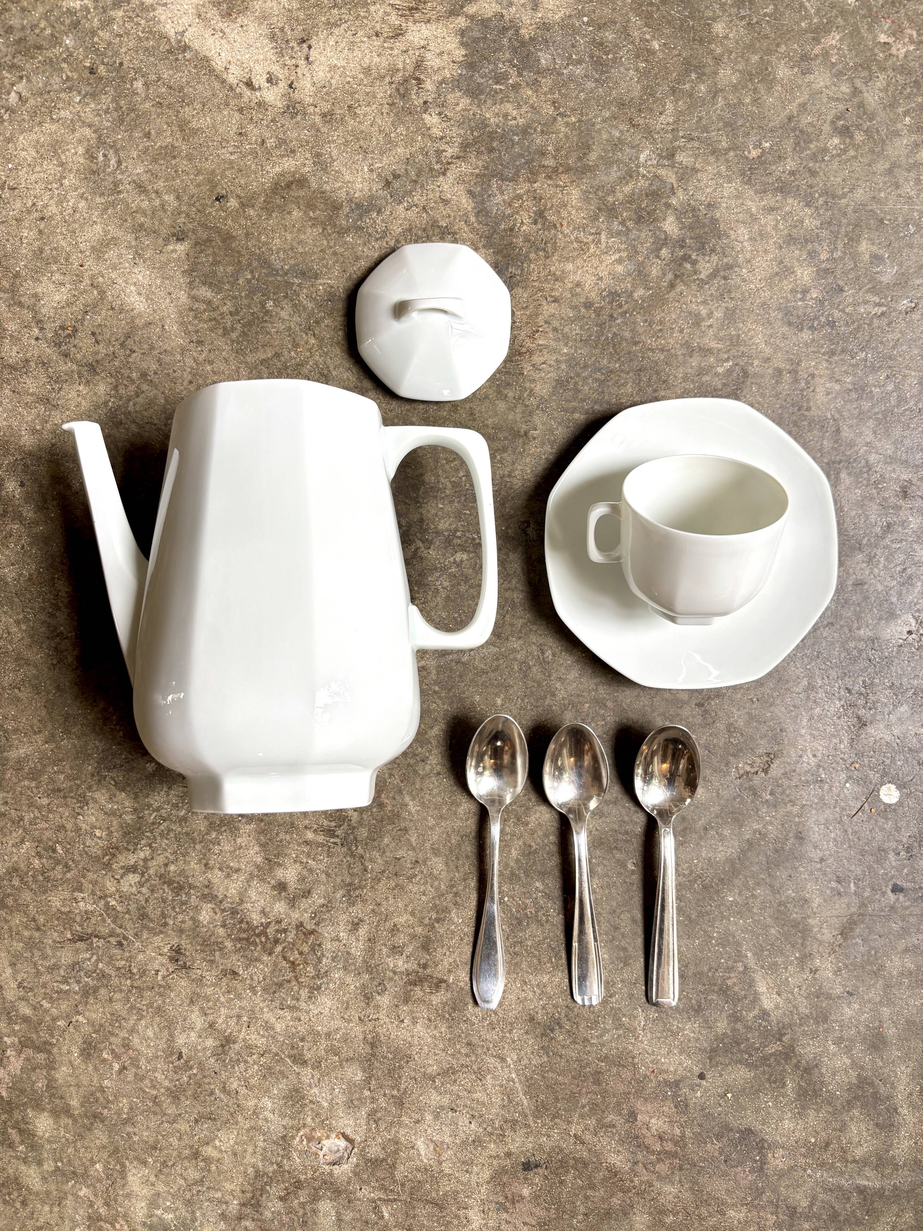 Cafetière/théière en porcelaine blanche/MA