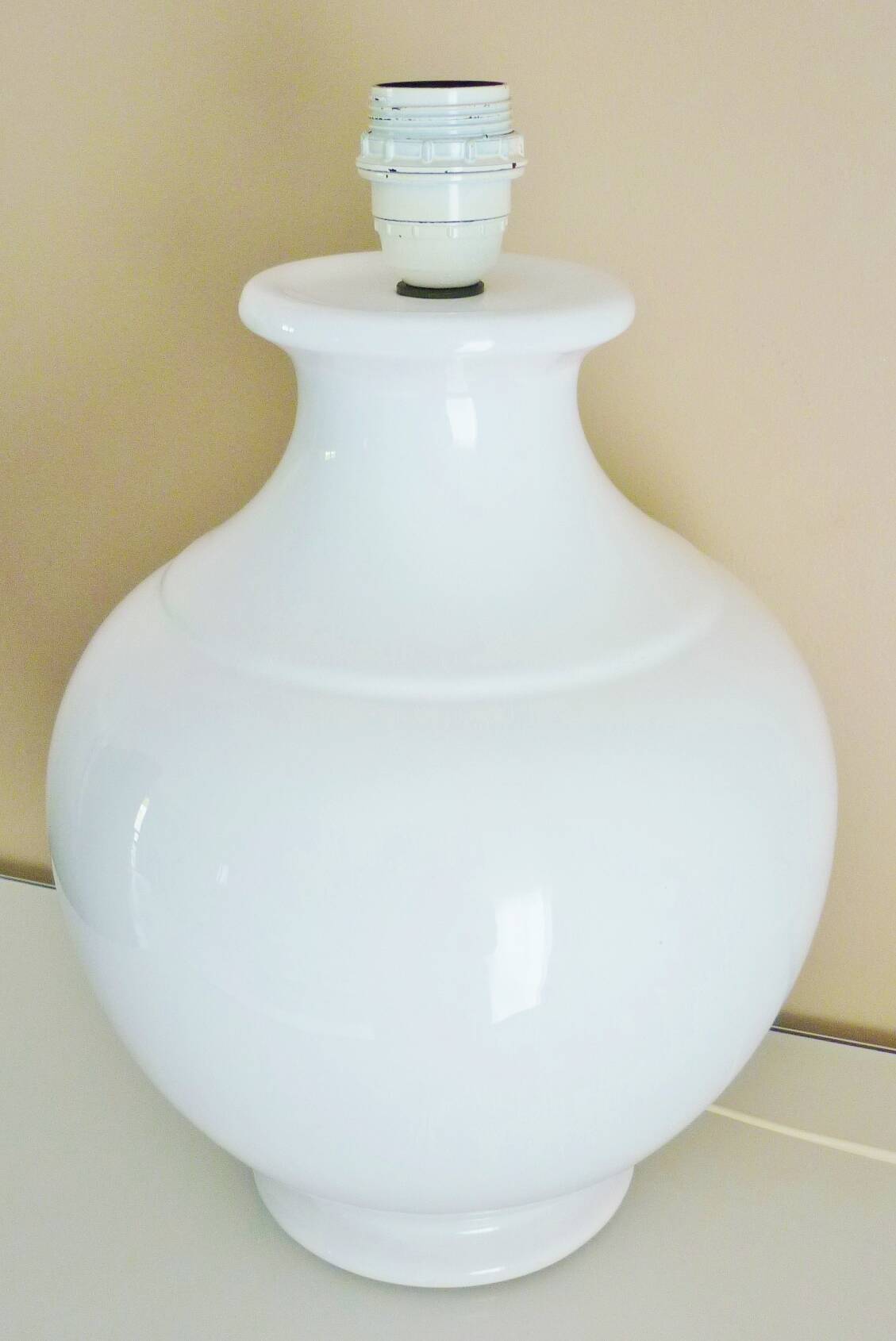 White glazed ceramic lamp, sleek design from the 60s/70s