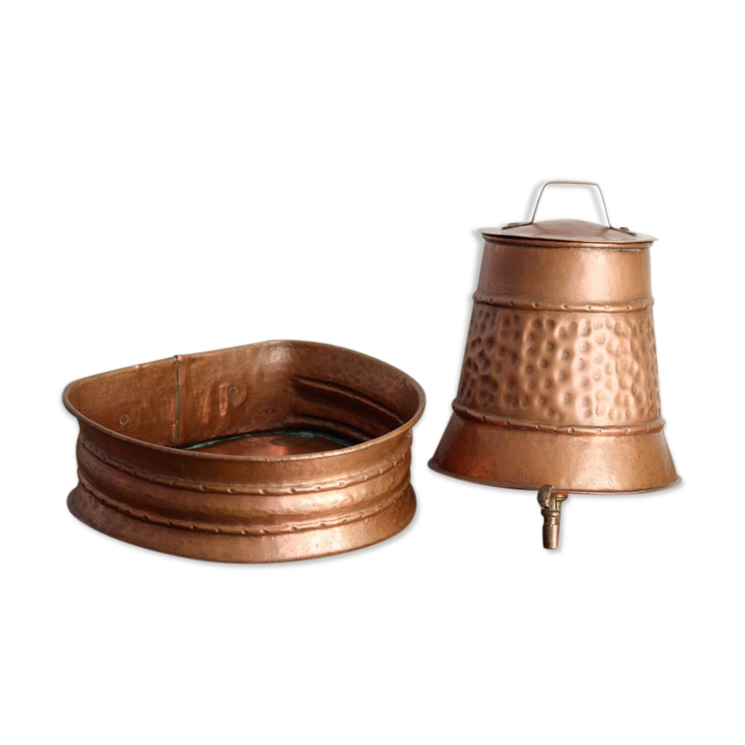 Decorative hammered copper fountain