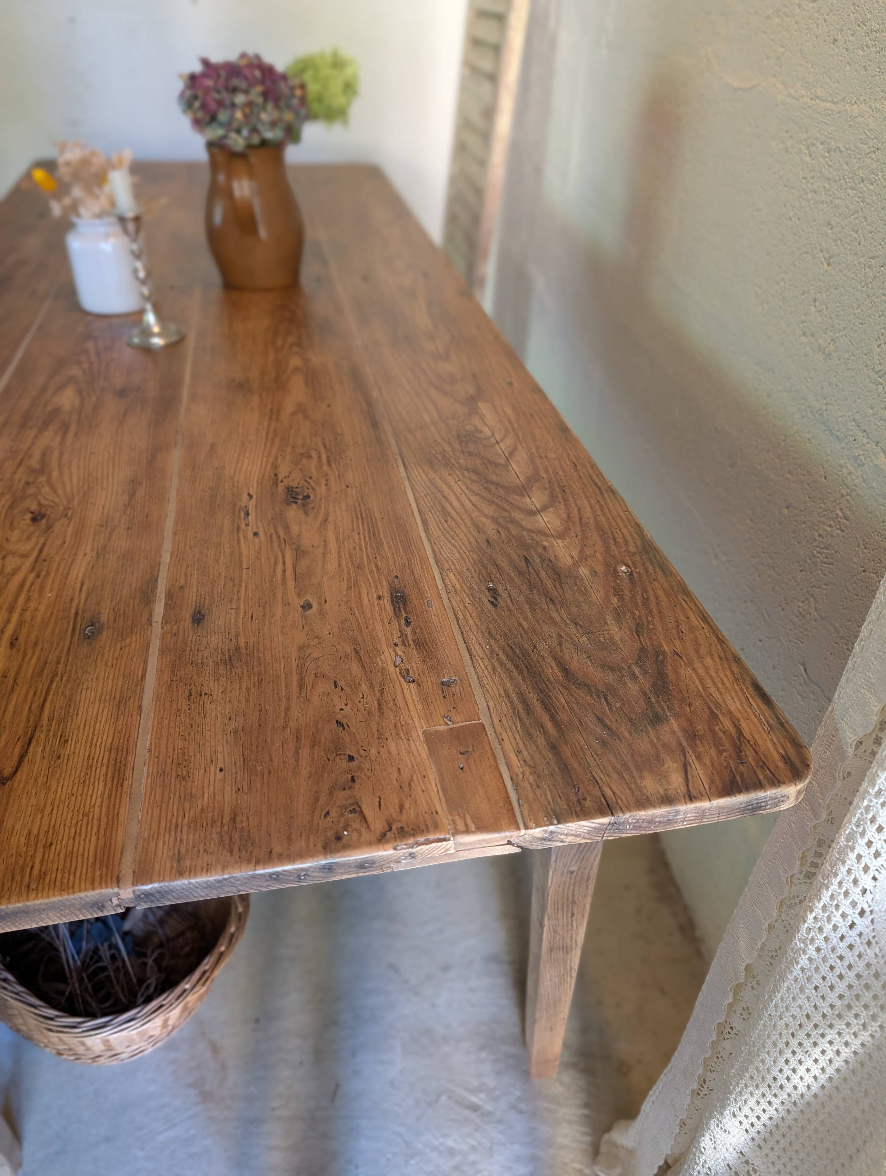 Ancienne table de ferme rénovée