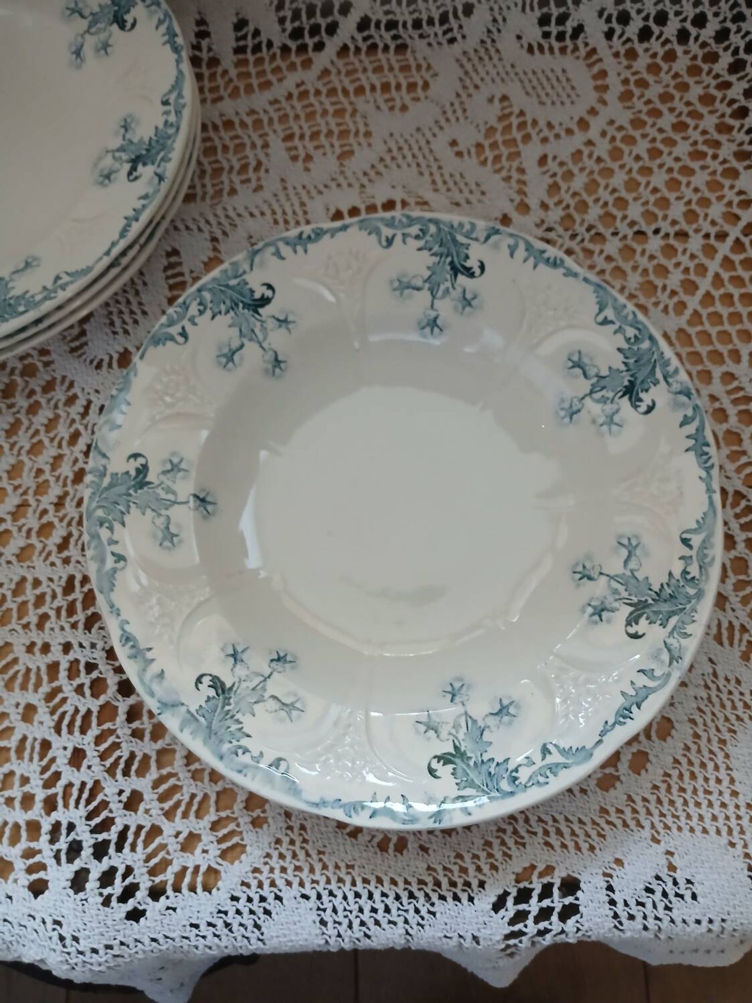 Longwy iron earth dinnerware set